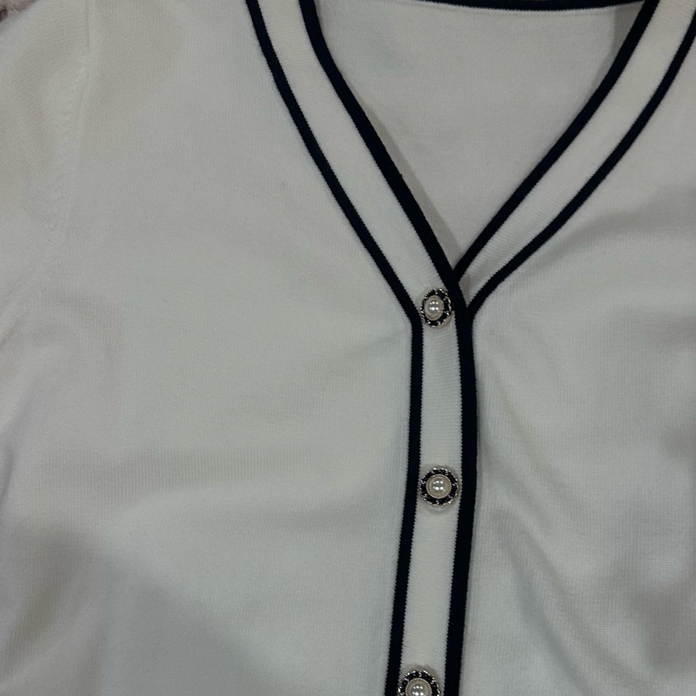 Cardigan - Picture 7 of 8